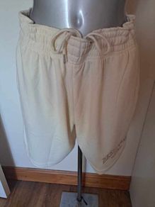 BNWT Bershka cream shorts Been away for too long size L UK16 EU44 Postage included