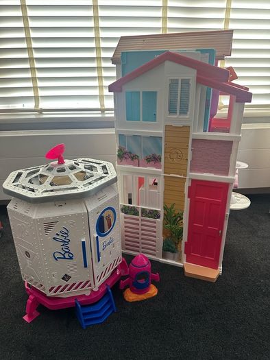 Barbie House and Space Station