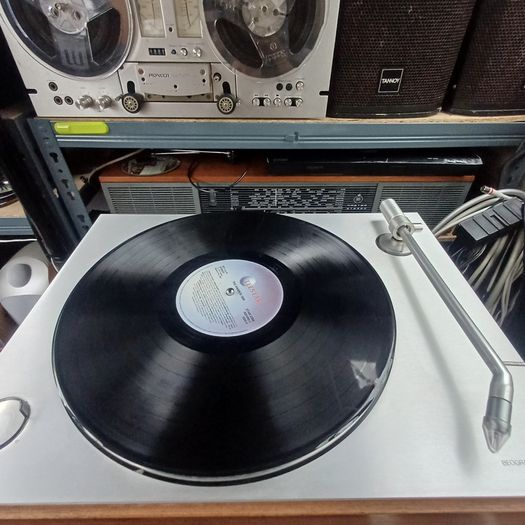 Hifi Gold Bang and olufsen Beogram 2000 with MMC4 Stylus