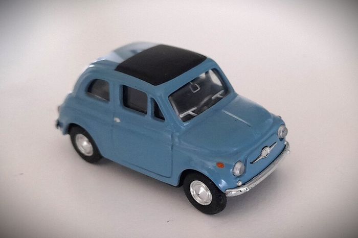 Diecast Model Fiat 500 F Berlina - del Prado Car Collection 1:43