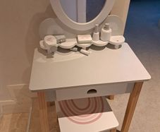kids dressing table