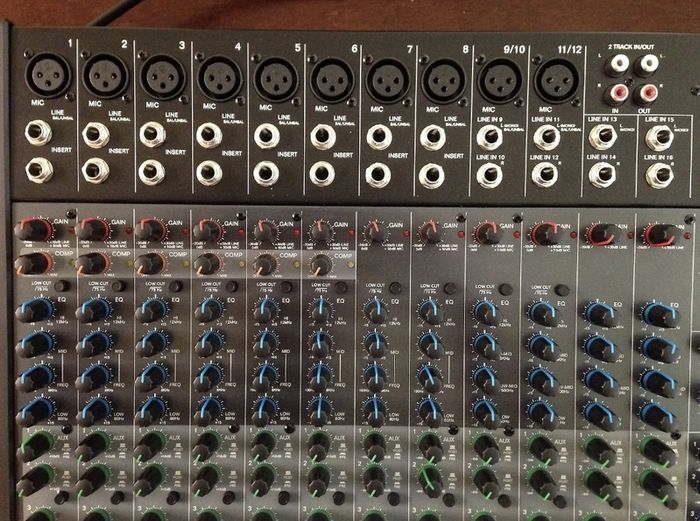 Alto Professional Live 1604, flight cased.