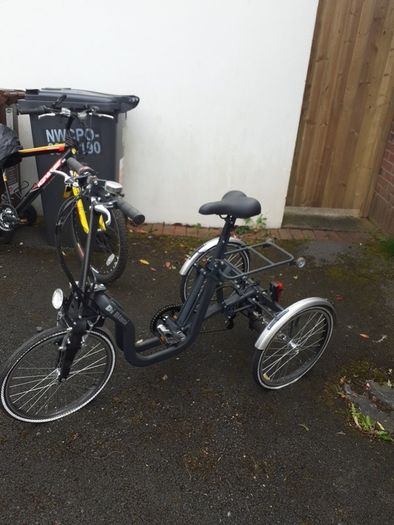 electric tricycle