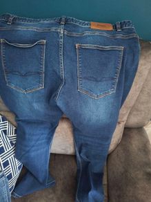 Mens Jeans  size 36 W 32 Leg