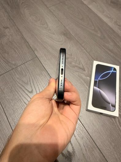 Apple iPhone 16 Pro Max 512GB Black Titanium + Free extras