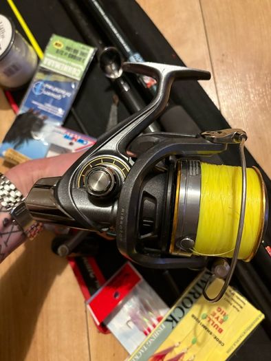 fishing rod and feel daiwa silstar mackrell sea rod pollock pier rock beach feathers weights