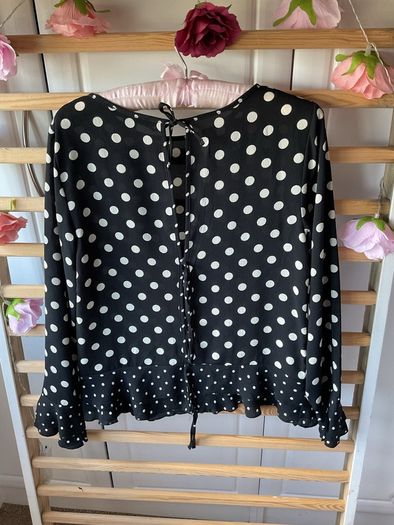 blouse Bnwt size 10 black & white polka dot top tie back detail