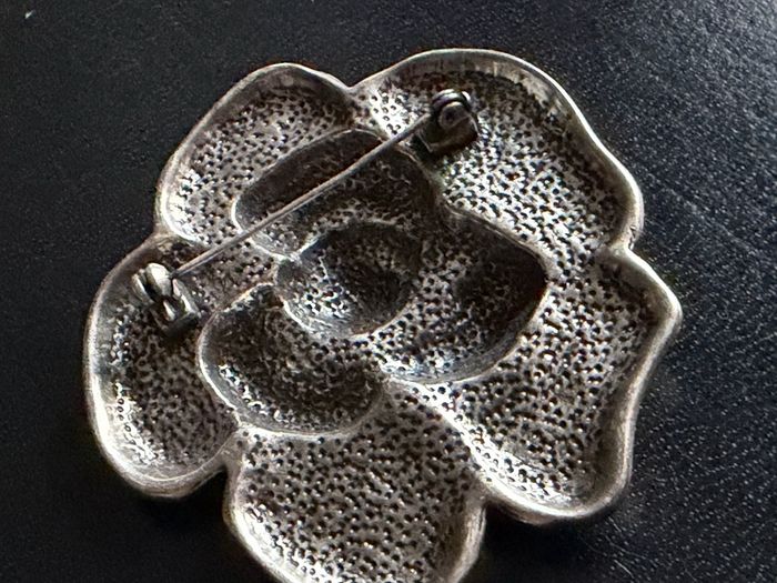 brooch