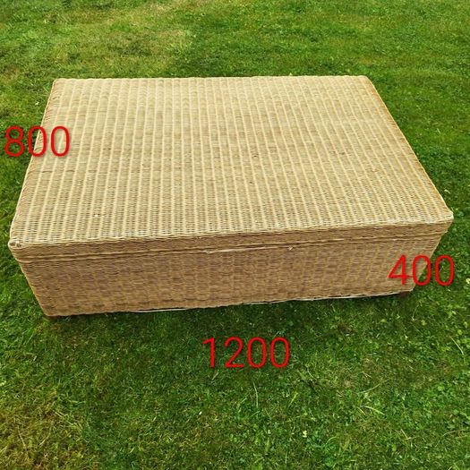 Coffee table / storage box