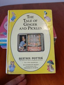 Seven small Beatrix Potter books / E1 for all 7