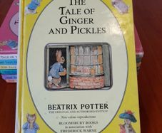 Seven small Beatrix Potter books / E1 for all 7
