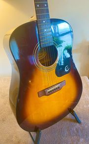 EPIPHONE Gibson Acoustic - Drednought + Padded Gig Bag