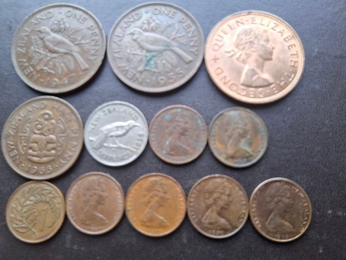 A Lot of 20 coins from Australia and New Zealand (1947-2011)