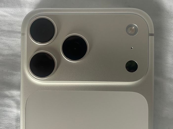 SIM Free iPhone 17 Pro Max 5G 256GB AI Phone - Silver