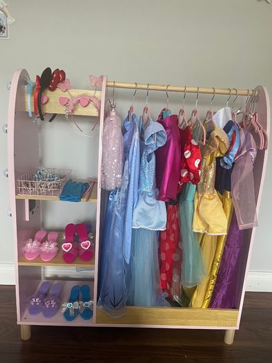 Girls Dress Up