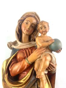 Vintage wooden Madonna and baby Jesus figurine