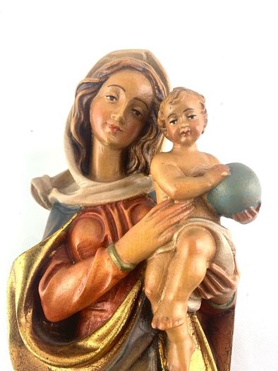 Vintage wooden Madonna and baby Jesus figurine