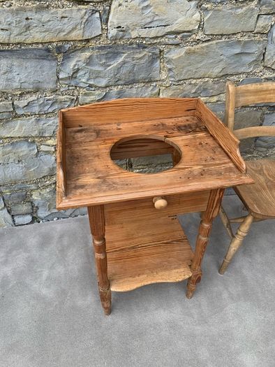 Antique Pine Washstand.
