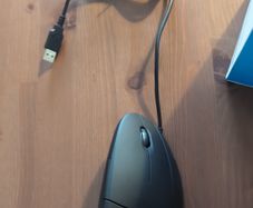 Anker wired ergonomic mouse