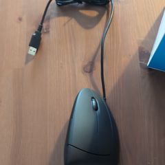 Anker wired ergonomic mouse