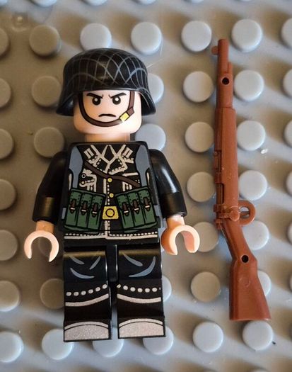 Lego compatible, military figures, German infantry. 15 figures plus rifles.