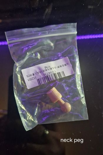 Hot Toys MMS220 - The Wolverine - Logan/Wolverine 1/6 scale figure with custom parts