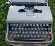 Vintage Original Olivetti Lettera 22 Working Typewriter, Serviced Portable Olivetti 22 With Case