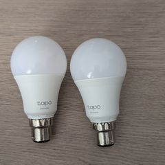 2x Tapo smart bulbs