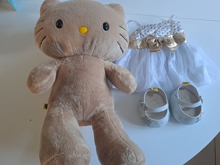Rare Retired Build-a-Bear Hawaiian Tan Hello Kitty + Outfit