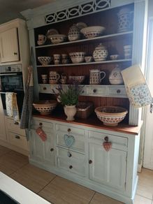 solid kitchen dresser delivery arranged
