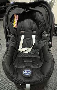 Chicco Baby Car Seat + ISOFIX Base