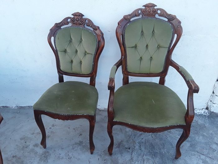 Beautiful Italian design inlaid table with 6 chairs Including 2 carvers