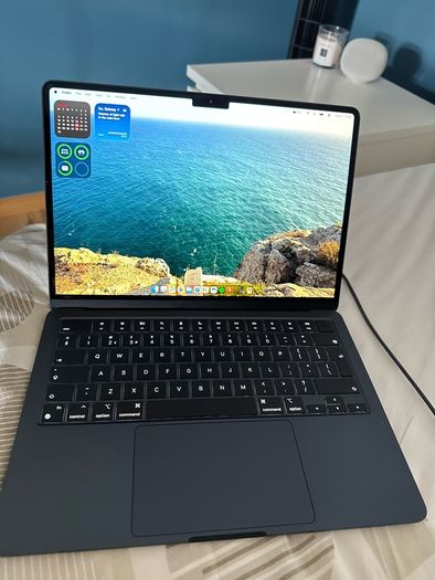 Apple MacBook Air 13 inch M3  Midnight