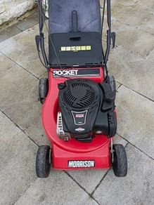Almost new MORRISON self drive mulching lawnmower with Briggs and Stratton engine 500 E series, 140 cc. 20 inch, which starts first pull.