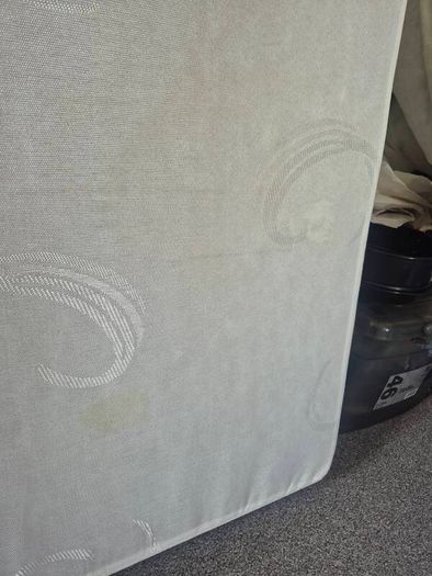Single bed base and mattress