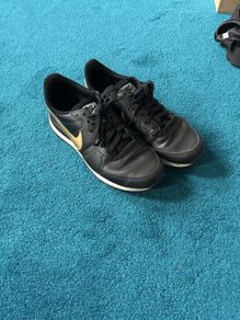 nike runners leather