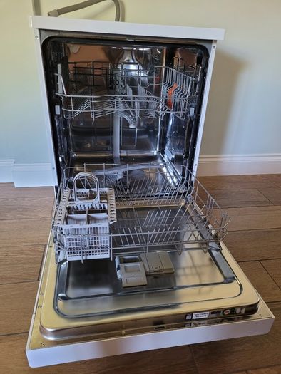 Hotpoint Dishwasher