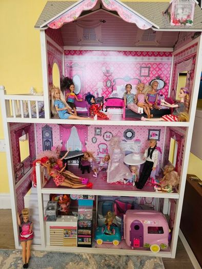 Dollhouse