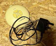 Medela Swing Flex Pump with manual & accessories