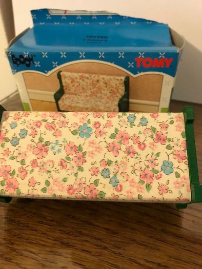 Vintage Sylvanian Families Green/ floral Settee