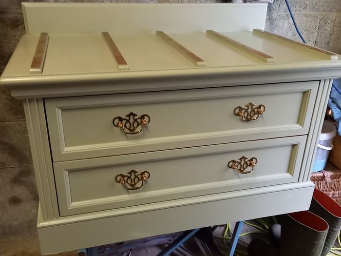Lowboy chest of drawers