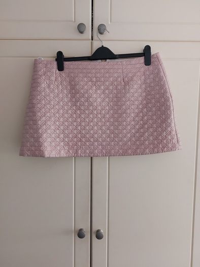 pink skirt