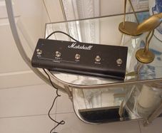 Marshall footswitch button