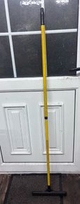 Telescopic handled squeegee