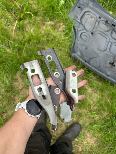 Fiesta MK6 Bonnet Brackets (Set)