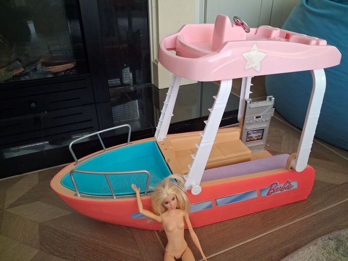 Barbie Boat