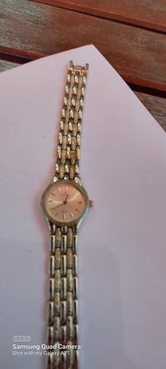 ladies watch swing quartz ,working prefect,,price includes post to anywhere in Ireland thank you, see pictures for condition, used