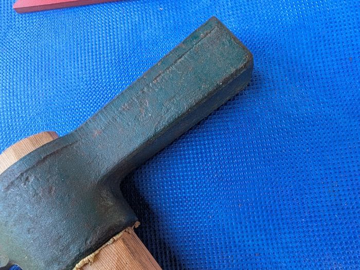 Hammer / Axe by Leborgne