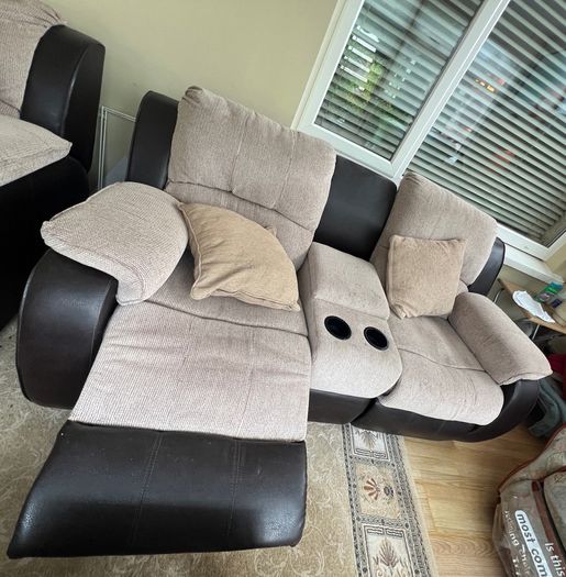 Comfortable 2-Seater Recliner Sofa with Storage Console & Cup Holders - Beige/Black