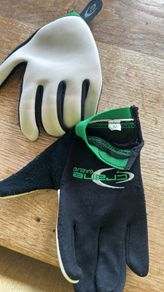Gaelic football gloves
